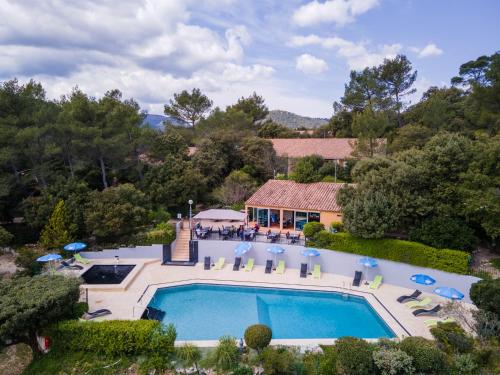 Les Arbousiers Village Hôtel Provençal