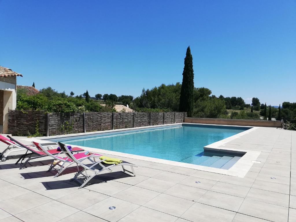 Village vacances Les Garrigues de la Vallée des Baux Chemin de St Eloi 13520 Paradou