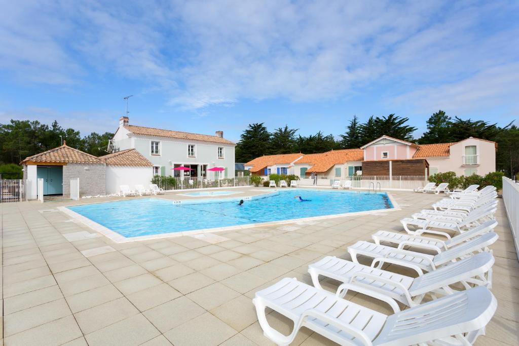 Village vacances Madame Vacances les Mas de Saint Hilaire 64, avenue des Becs 85270 Saint-Hilaire-de-Riez