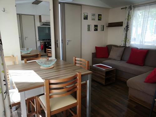 Meublé de tourisme 6/8 pers bord de mer sur camping 4*