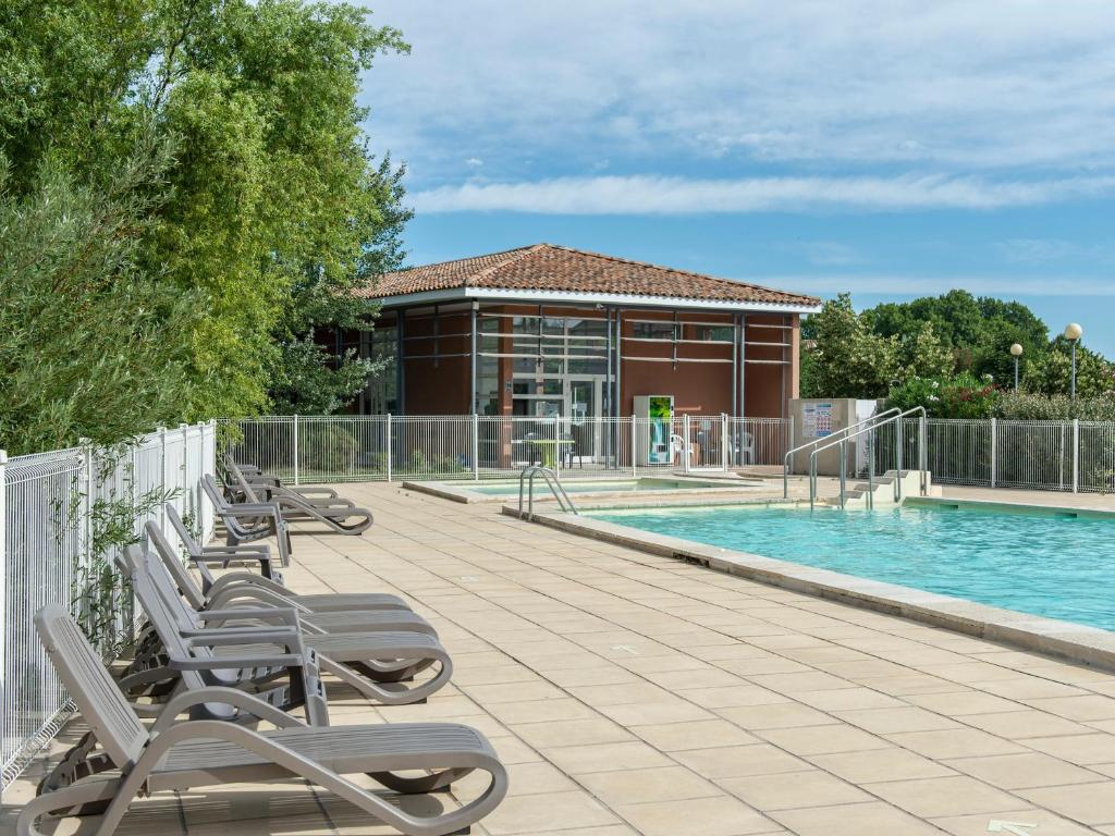 Village vacances Residence Sun Hols Les Rives du Lac 640 Route de Pernes Residence Sun Hols Les Rives du Lac 84450 Saint-Saturnin-lès-Avignon