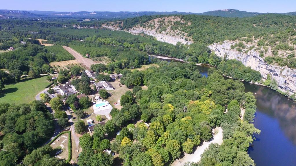 Village vacances VVF Dordogne Lot Pont De La Gabarre 46600 Gluges