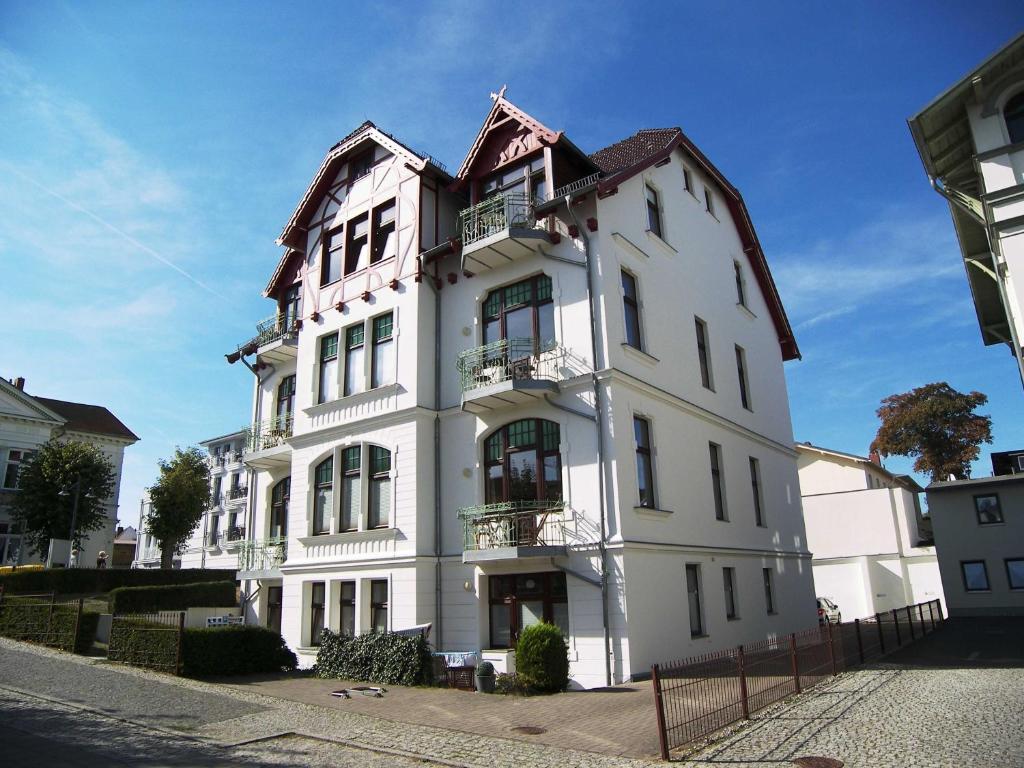 Villas Ledwig, Villa Medici Kurstraße 1 17419 Ahlbeck