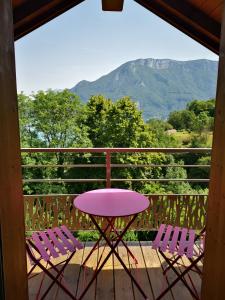 Les Villas des Tresoms Lake & Spa Resort
