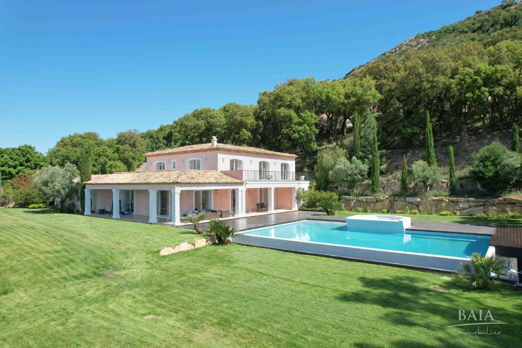 Luxury Villas at Grimaud Corniche de Bartole, 83310 Grimaud