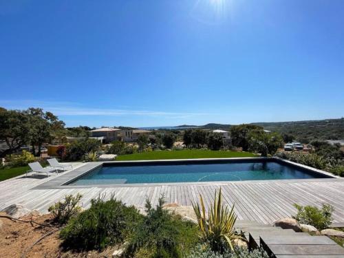 Splendide villa d'architecte vue sur la baie de Pinarellu