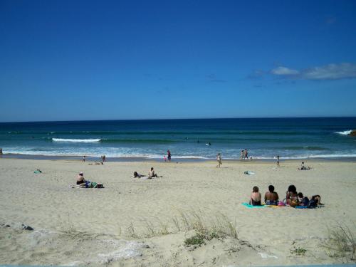 Vina's Beach House - 2 minute walk to the beach Costa da Caparica portugal