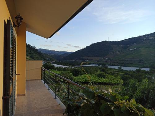 Maison de vacances Vineyards Valley House Travessa da Ribeira, 56 Penajoia