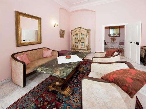 Maison de vacances Vintage Apartment in Arzberg Triestewitz with Terrace  Arzberg