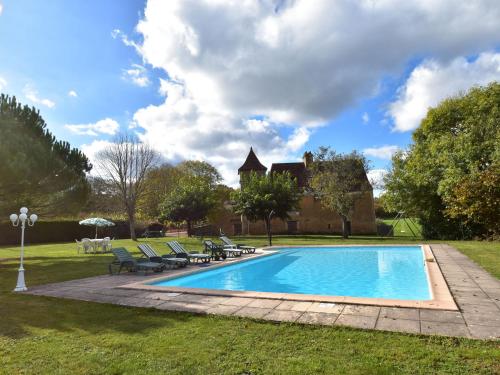 Vintage Holiday Home in Besse with Swimming Pool Saint-Pompont france