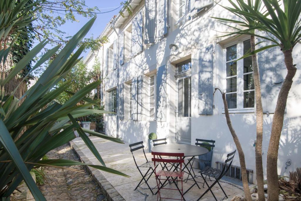 Maison de vacances Violette maison de charme au cœur de St Martin 4 Cours Gambetta, 17410 Saint-Martin-de-Ré