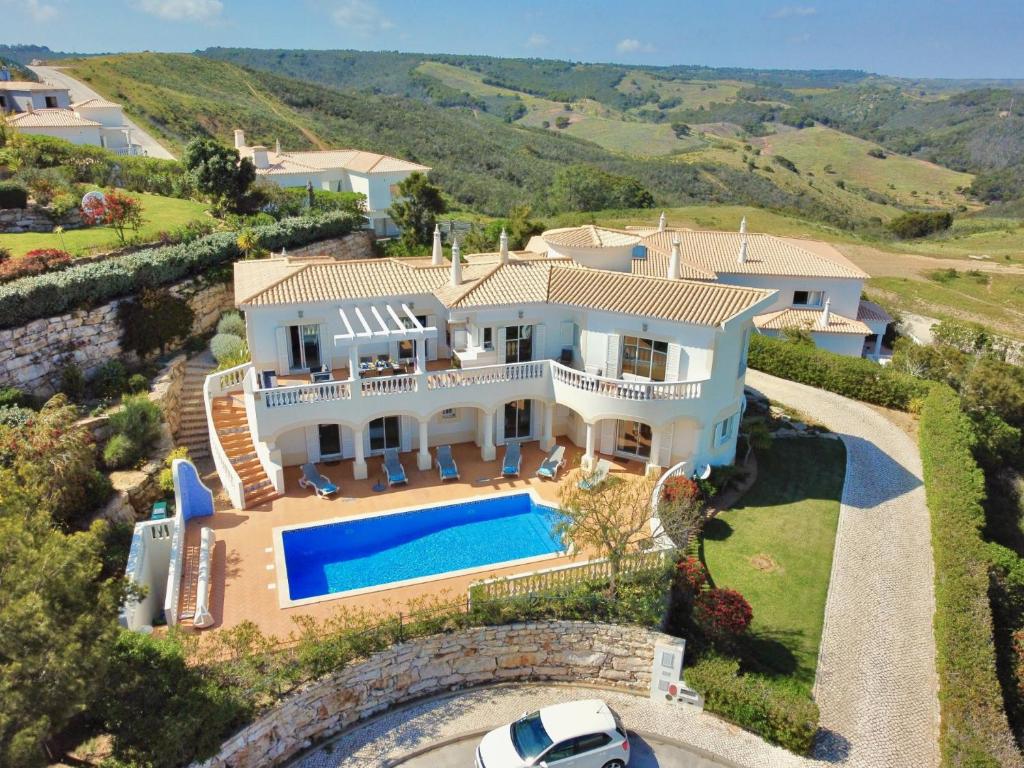 Villa Vista Esplendida Santo António Golf, 214, 8650-040 Budens