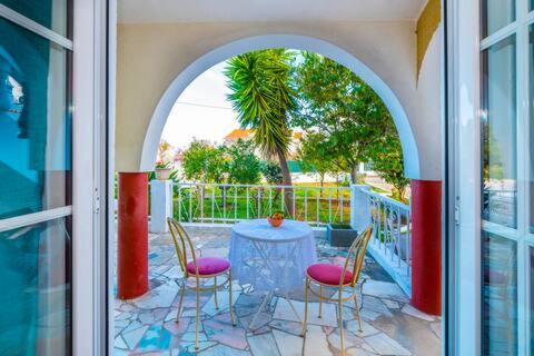 B&B / Chambre d'hôtes Vivenda Aromas do Algarve Rua de Centieiras, 8365-023 Monte Raposo