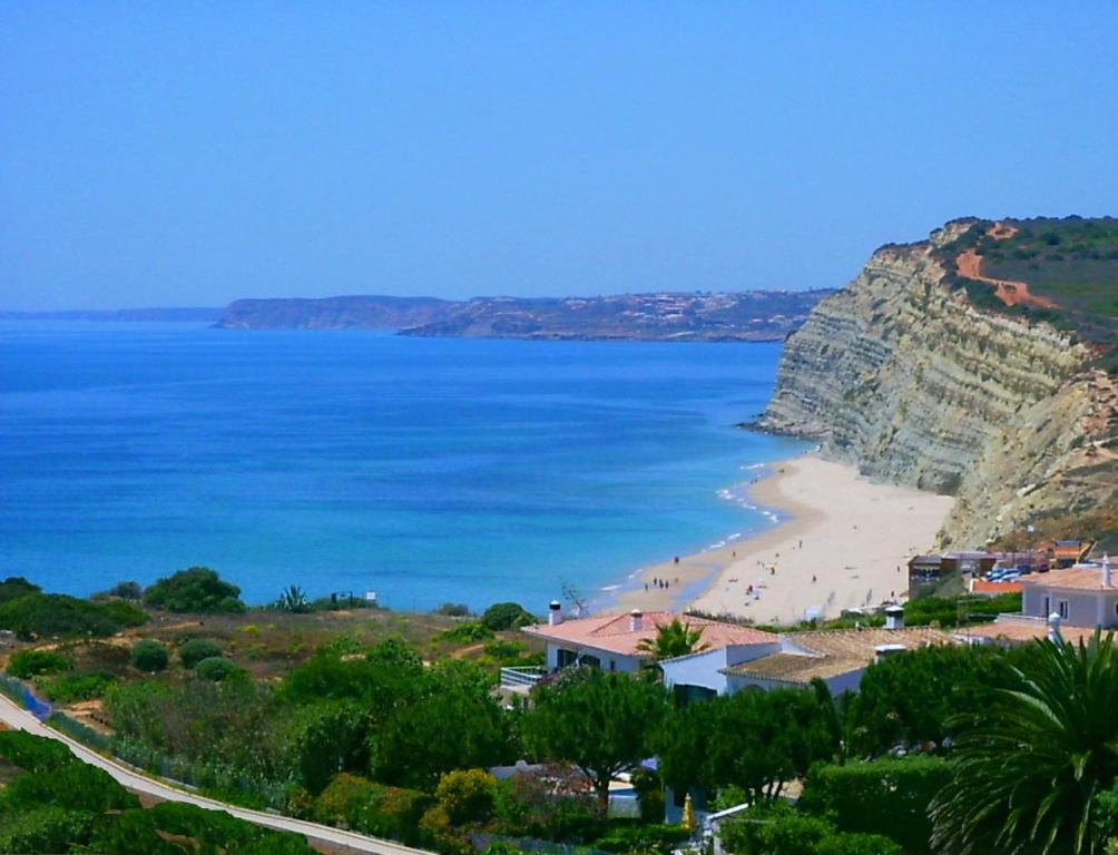 Appart'hôtel VIVENDA JOHANNA Rua das Violetas s/n Praia Porto de Mós Vivenda Johanna Porto de Mós, 8600-282 Lagos