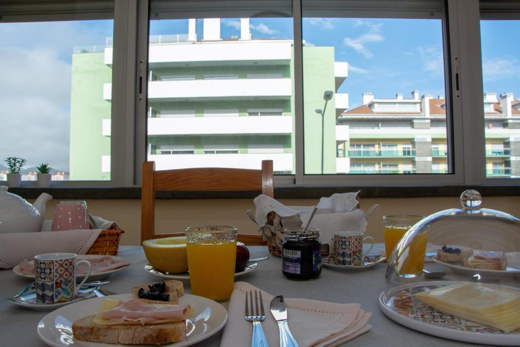 Appartement Vizinha’s Dad’s Apartment Av. Dom João III, 69 - 2º Nascente Edificio Mar Báltico, 9500-310 Ponta Delgada