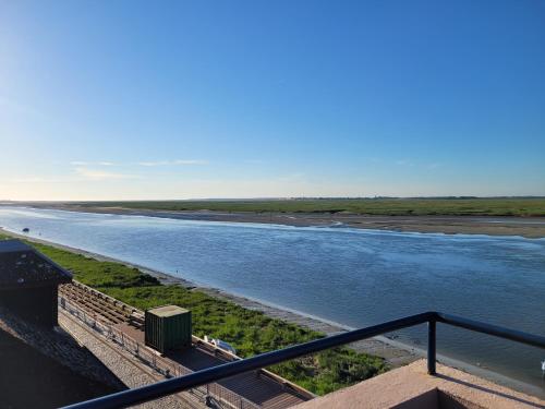 Vue et terrasse panoramique sur la Baie de Somme Saint-Valery-sur-Somme france