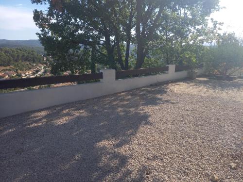 Vue magnifique, jardin et petit cocon en provence Peypin france