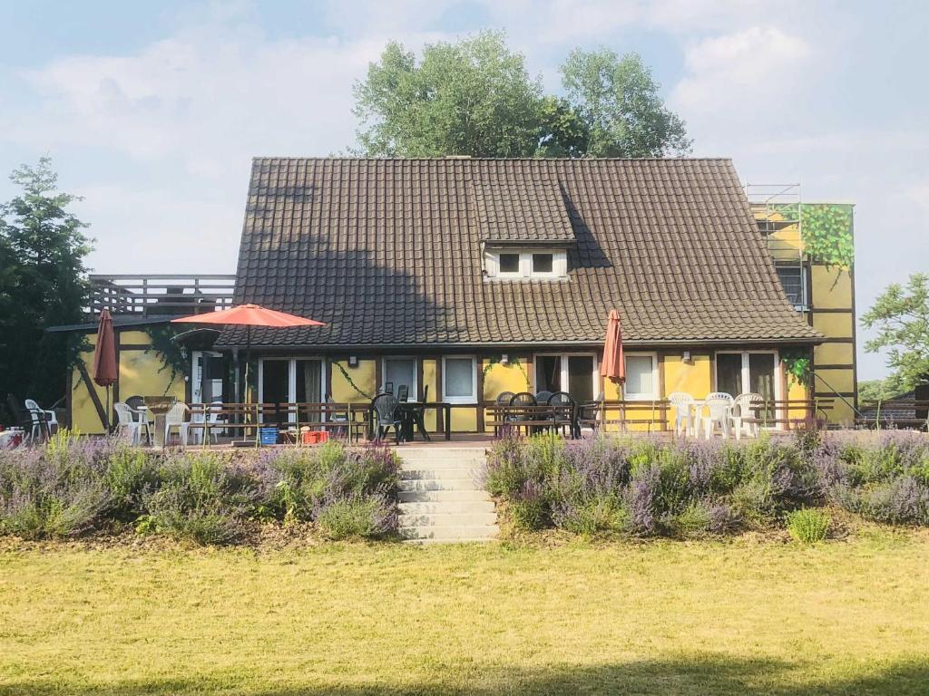 Appartements Waldmaries Ferienhaus Alte Poststr. 27, 17258 Feldberg