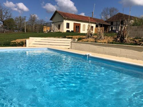 Walnut Lodge Espas 2 bedroom, Barn Conversion Espas france