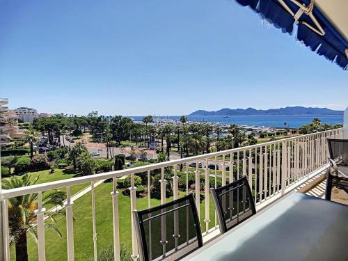 Wdf 2 bedrooms locate at the tip of the Croisette Cannes france