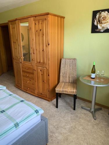 B&B / Chambre d'hôtes Weingut J. A. Meyer Moselweinstraße 97 Wintrich