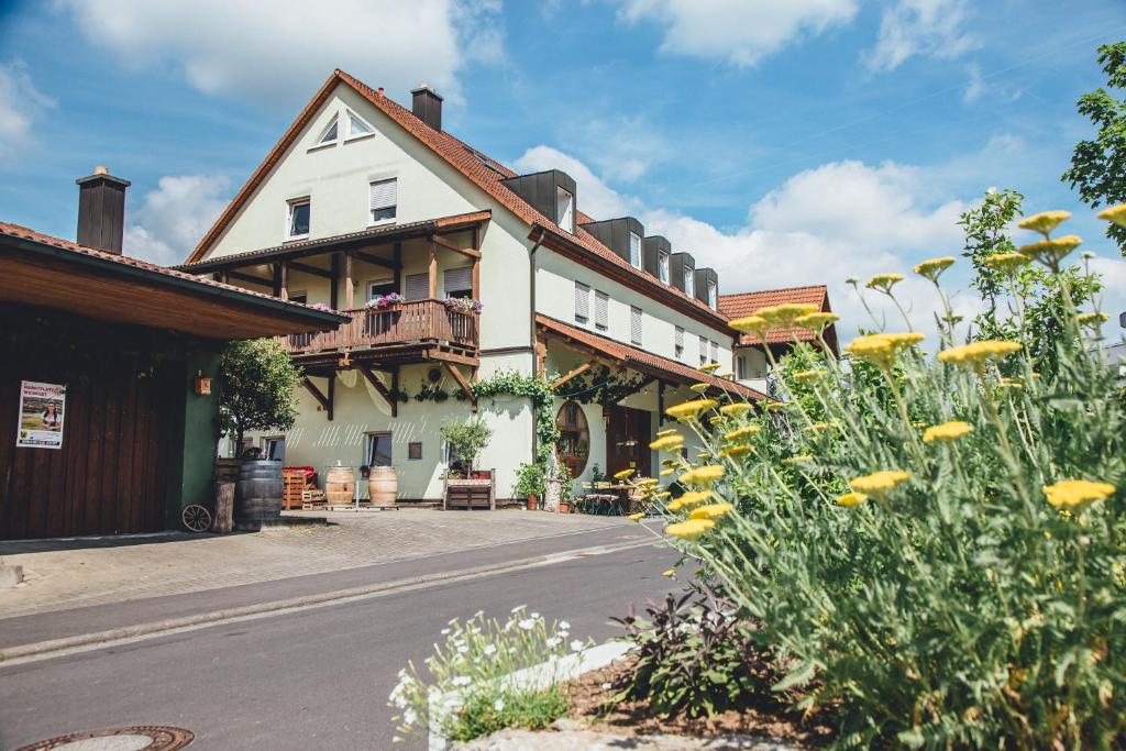 Appartements Weingut Leininger Ferienwohnungen THEILHEIMER WEG 5, 97246 Eibelstadt