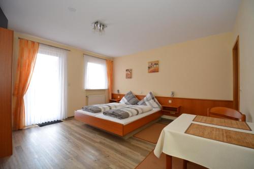 Maison d'hôtes Weingut***Pension Günther Scholtes Schulstraße 5 Leiwen