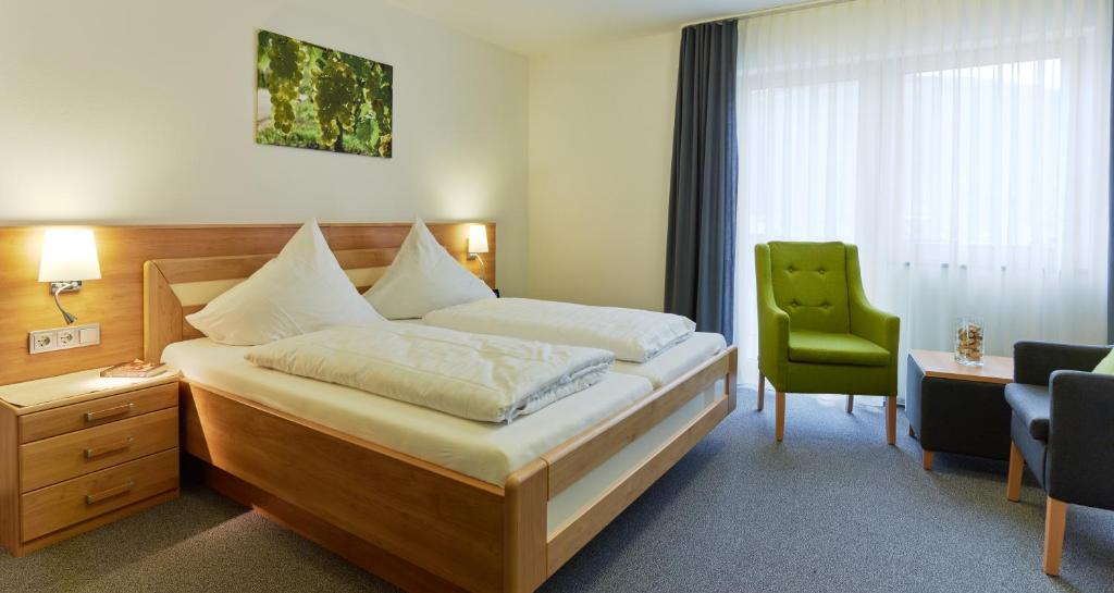 B&B / Chambre d'hôtes Weinhaus am Schieferfels Münzstraße 9, 54472 Veldenz