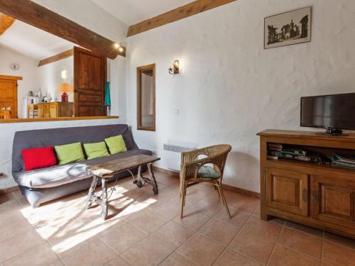 Welcoming Holiday Home in Tautavel with Balcony Tautavel france