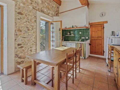 Maison de vacances Welcoming Holiday Home in Tautavel with Balcony  Tautavel