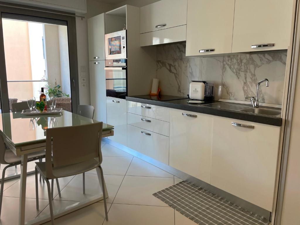 Appartement West bay Allée Louis Moreno, 06500 Menton