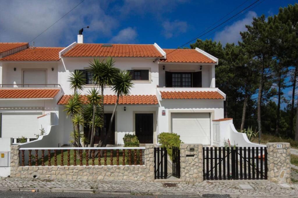 Maison de vacances West coast dream Nazare 61 Rua Álvaro Laborinho, 2450-284 Nazaré