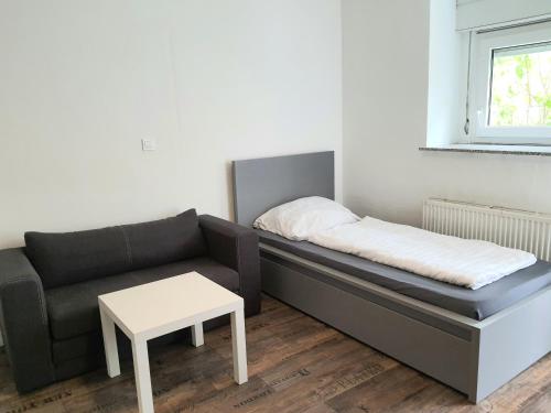 Appartements Westerwald Apartments Kirchstr. 9 OT Niederhonnefeld Straßenhaus