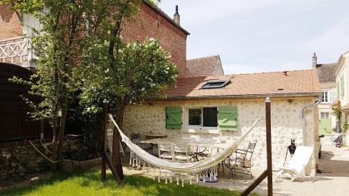 Wisteria Cottage Fleurines france