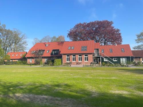 Appartements Wohlfühlzeit! Stilvolle Familien-Unterkunft auf dem Land mit Sauna & Spielplatz Linnenbäk Kirchlinteln