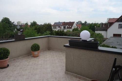 Appartement Wohnung ca. 85 qm zzgl. 17 qm Terrasse 133 Sahlkamp 1. Etage und Dachgeschoss Hanovre