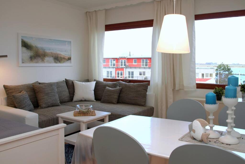 Appartement Wohnung HAFENBLICK am Jachthafen & WLAN 2 Stranddistelweg, 23769 Fehmarn