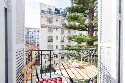 Wonderful and bright apartment close to everything Nice france