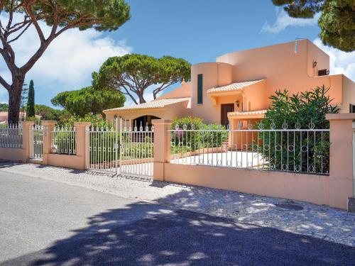 Villa Wonderful villa in Vilamoura with barbecue and private swimming pool  Vilamoura