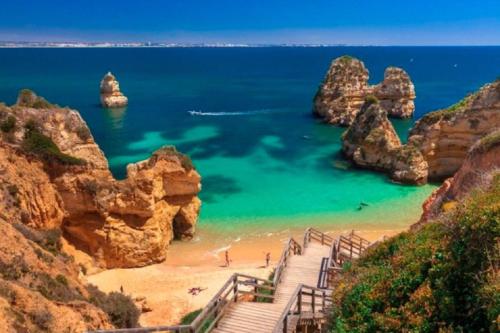 WOW Relax+Terrace+3 minutes to Beach+10 min City Lagos portugal