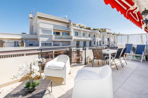 Appartement XXL 2 beds with XXL terrace next to Martinez Hotel 20 Rue Latour-Maubourg Cannes