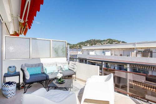 XXL 2 beds with XXL terrace next to Martinez Hotel Cannes france