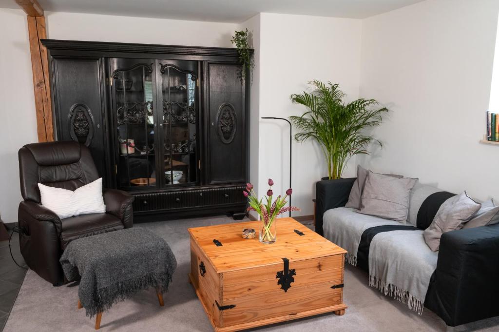 Appartement Yn e Homeie 10 Auf der Heide, 56729 Baar