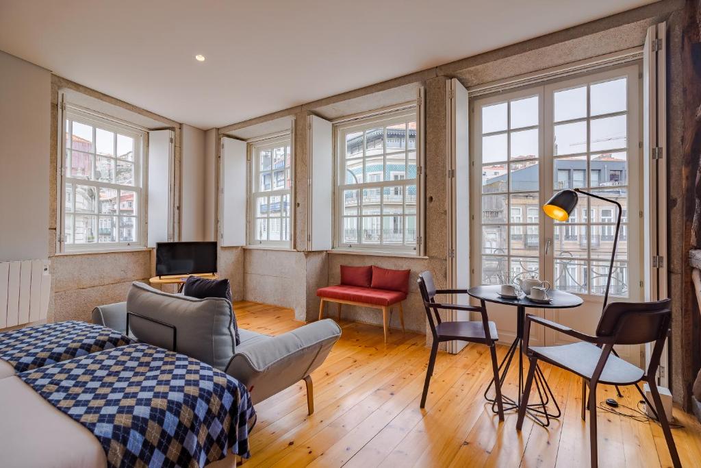 Appartements YOUROPO - City Center 10 Travessa da Bainharia, 4050-085 Porto