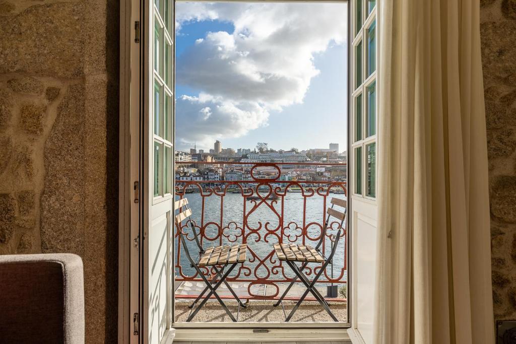 Appartements YOUROPO - Ribeira Porto Muro dos Bacalhoeiros 106, 4050-080 Porto