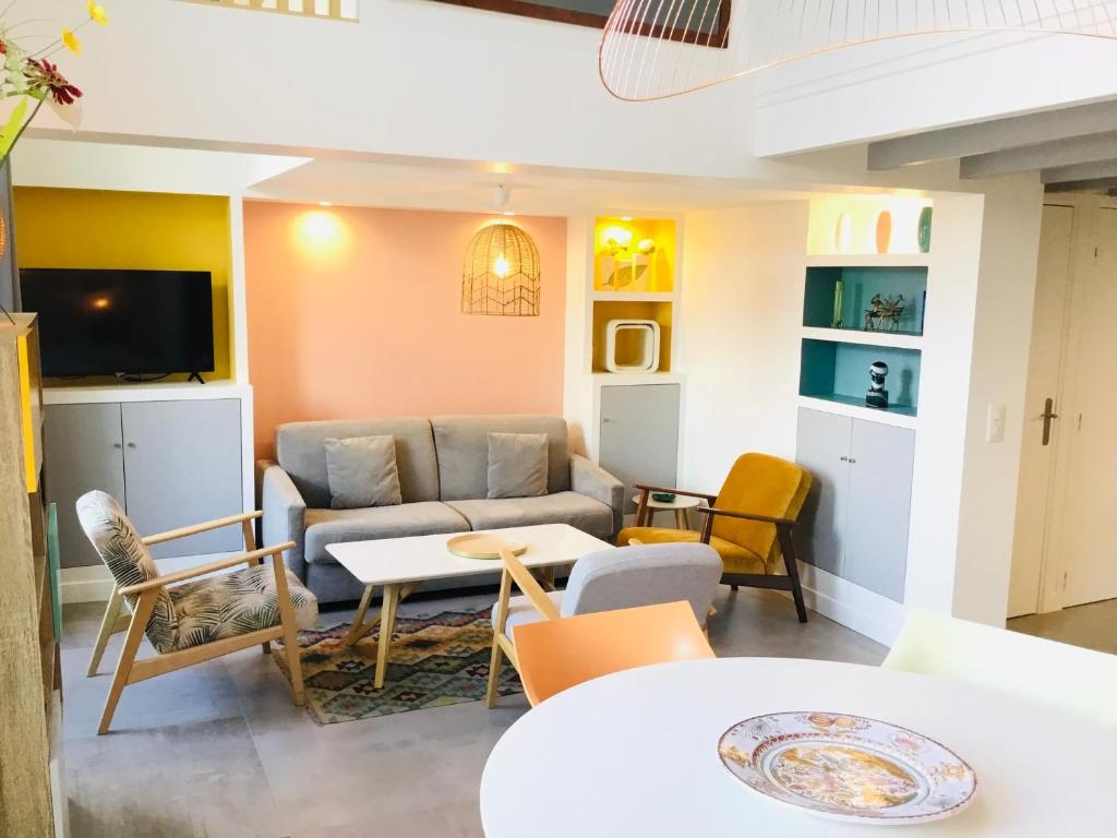 Appartement ''Zarago 3'' T3 Design en Duplex à 2 pas du centre ville 30 Rue Arago, 34200 Sète