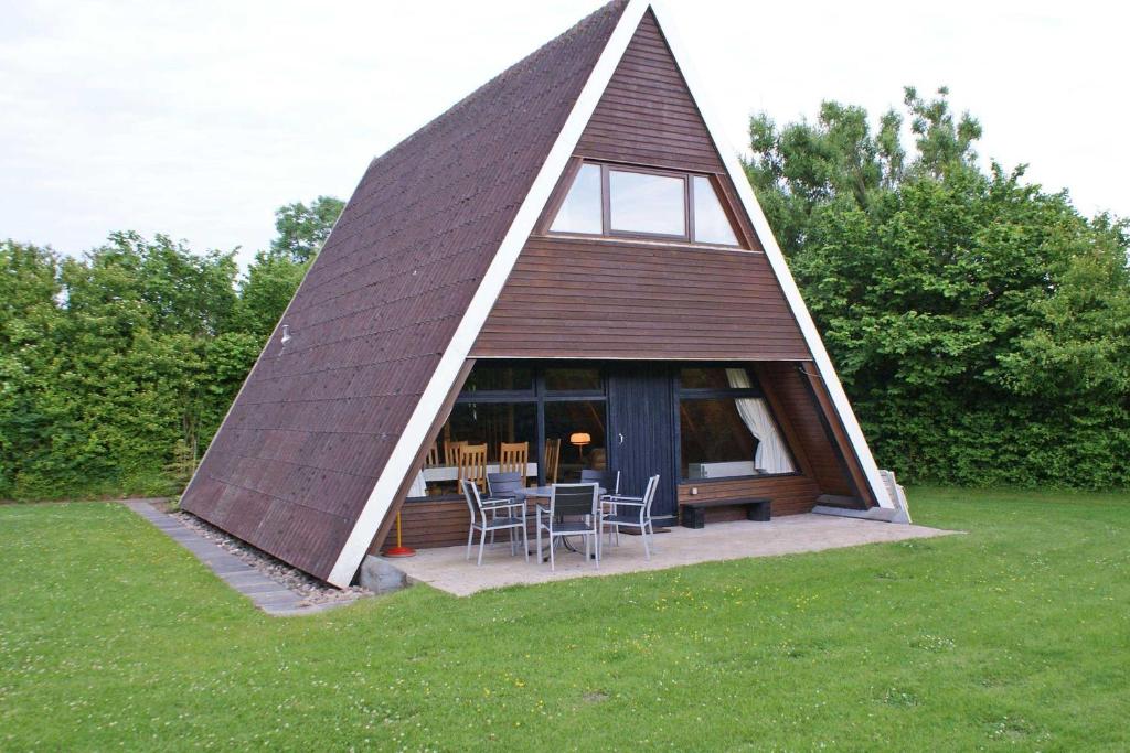 Maison de vacances Zeltdachhaus sehr strandnah fuer b Zum Katamaran, 24351 Damp