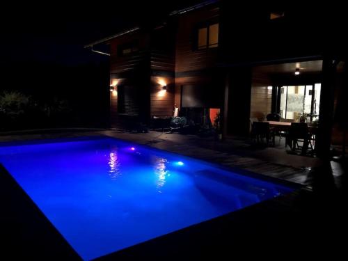 Zen Villa, terrasse, piscine, calme & familial Metz-Tessy france