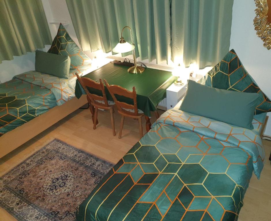 Appartement Zimmer Hohbuch mit Achalmblick Pestalozzistraße 91, 72762 Reutlingen