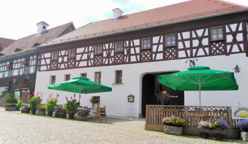 Maison d'hôtes Zum Egerländer Fachwerkhof Marktplatz 8 Neualbenreuth